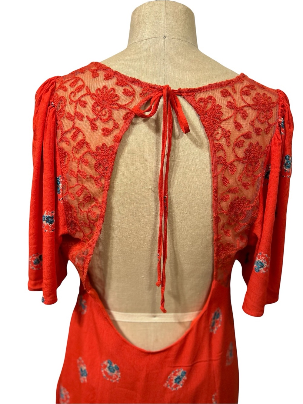 FREE PEOPLE Women Mocking Bird Backless Coral Red Lace Floral Mini Dress size 12 - Picture 5 of 16